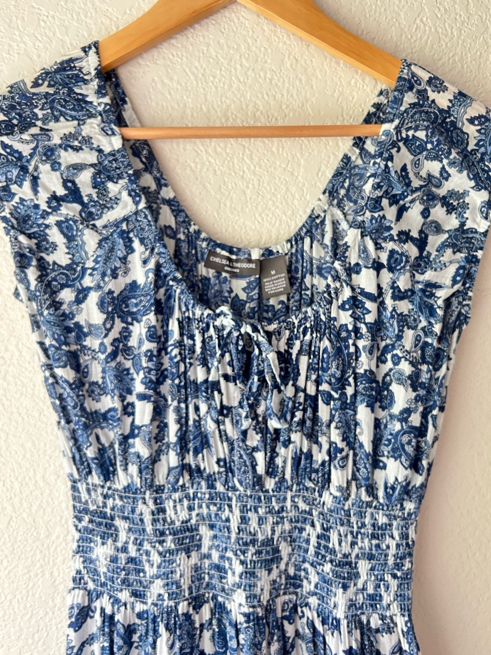Chelsea & Theodore Blue and White Floral Midi Dress - Picture 3 of 4